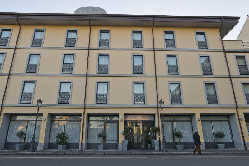 Hotel Cavour By Lvg Hotel Collection Novare Extérieur photo