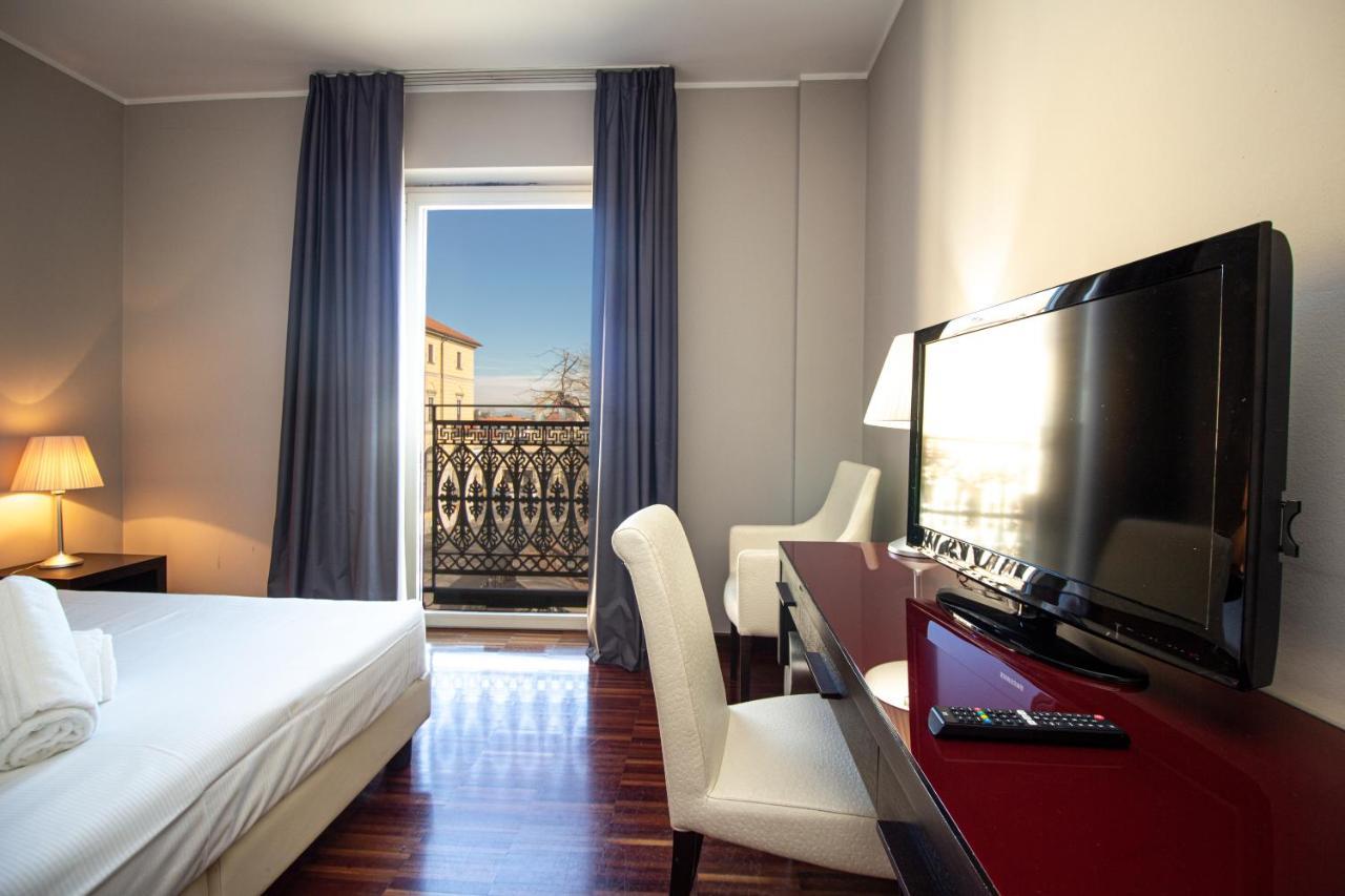 Hotel Cavour By Lvg Hotel Collection Novare Extérieur photo