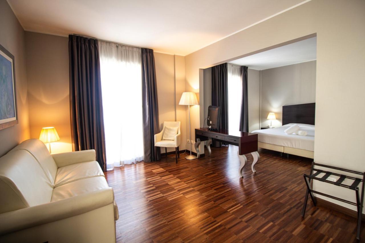 Hotel Cavour By Lvg Hotel Collection Novare Extérieur photo
