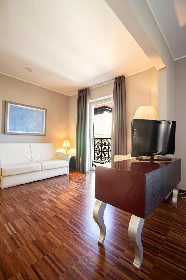 Hotel Cavour By Lvg Hotel Collection Novare Extérieur photo
